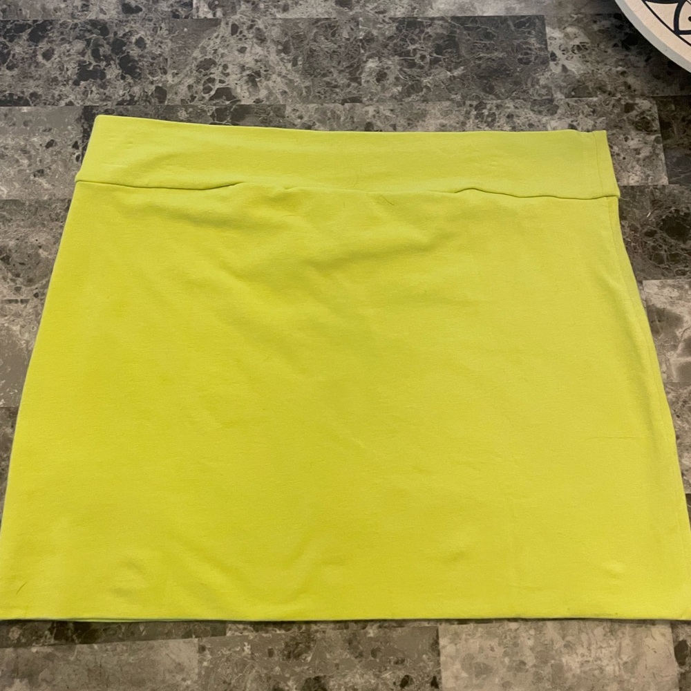 FASHION NOVA lime green mini skirt